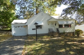 10166 NEWBOLD DR, SAINT LOUIS, MO 63137 