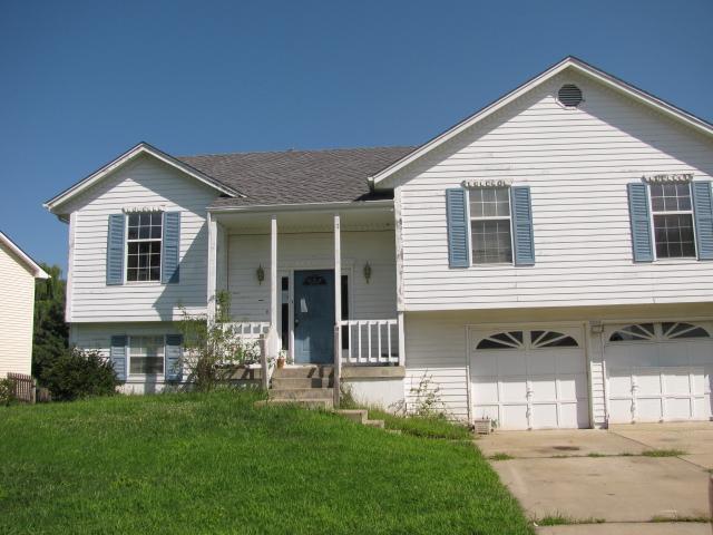 1106 Huntington Lane, GREENWOOD, MO 64034 