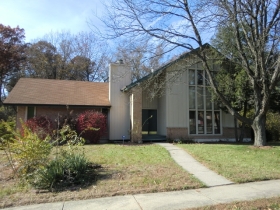 1515 KNOLLSTONE DR, FERGUSON, MO 63135 