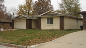 1910 E WHEATRIDGE DR, SPRINGFIELD, MO 65803 