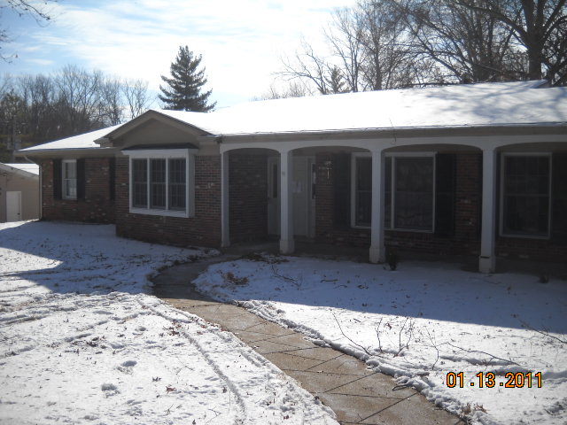 23 La Gorce Dr, Chesterfield, MO 63017 