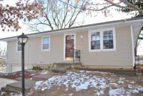 335 LINCOLN DR, GOWER, MO 64454 