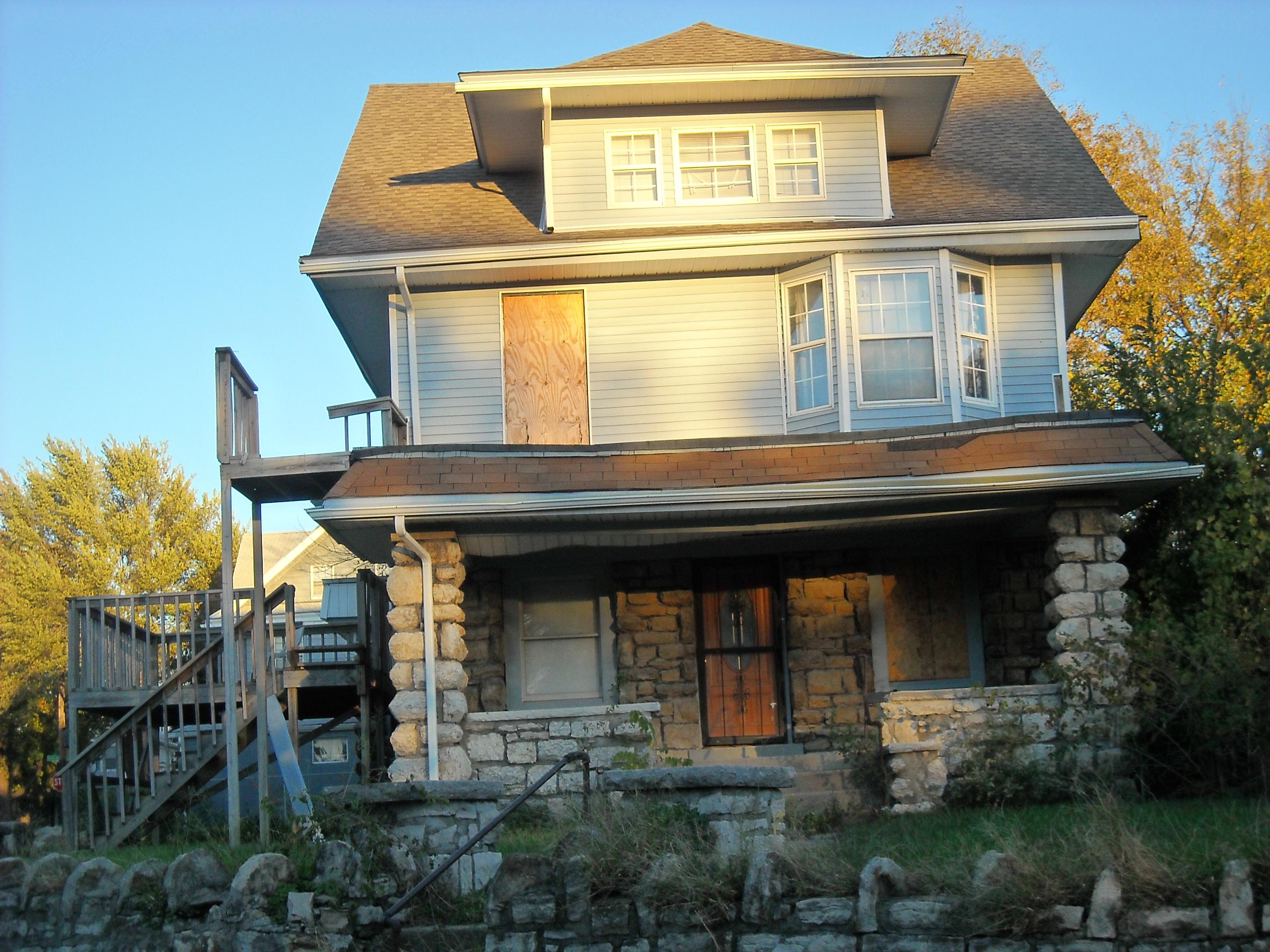 3601 Chestnut Avenue, KANSAS CITY, MO 64128 