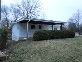 8710 HAROLD DR, SAINT LOUIS, MO 63134 