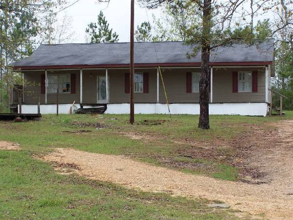 211 Seminary Mike Conner Raod, COLLINS, MS 39428