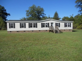 115 LEWIS STREET, BLADENBORO, NC 28320 