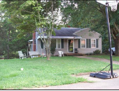 122 Square Street, Mount Airy, NC 27030 