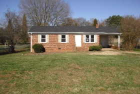 154 RAVENWOOD LN, LEXINGTON, NC 27292 