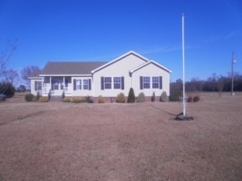 3075 ROANOKE RD, CLINTON, NC 28328 