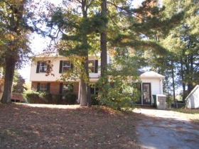 5729 RUNNING WOOD LANE, CHARLOTTE, NC 28215 