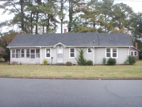 704 AGAWAM ST, ELIZABETH CITY, NC 27909 