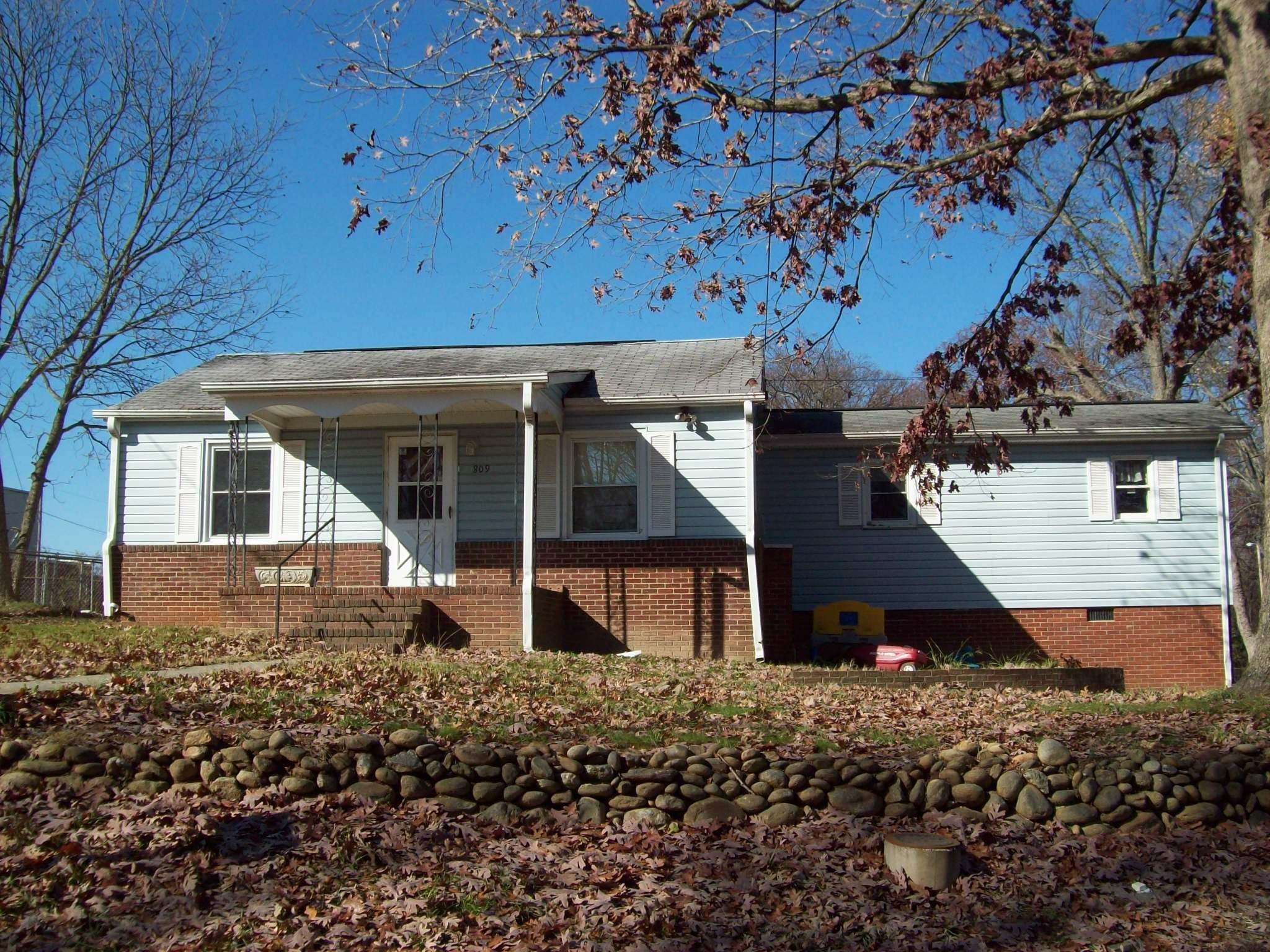809 Littlejohn Street, GASTONIA, NC 28052 