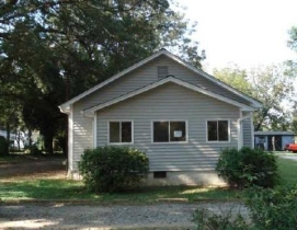 820 MAYHEW STREET, MOORESVILLE, NC 28115 