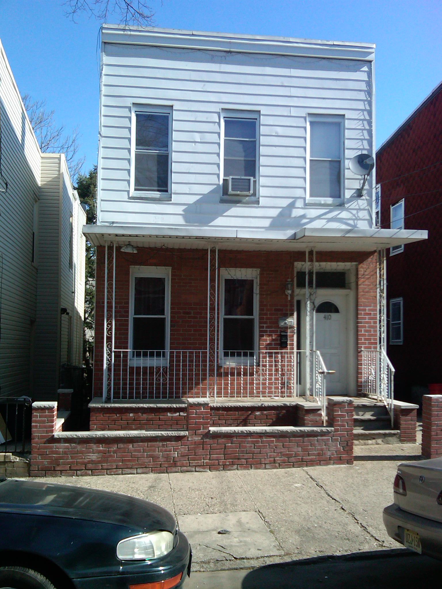 410 24th St, Union City, NJ 07087 