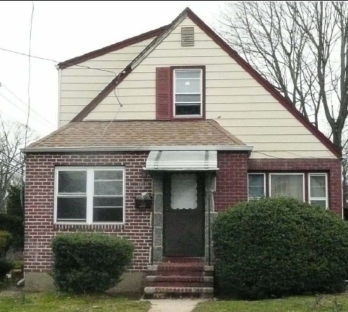 238 Siegle Street, WESTBURY, NY 11590 