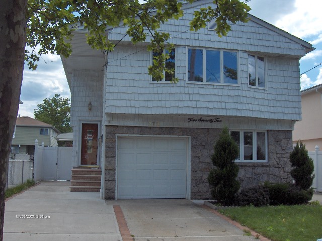 372 Naughton Avenue, Staten Island, NY 10305 