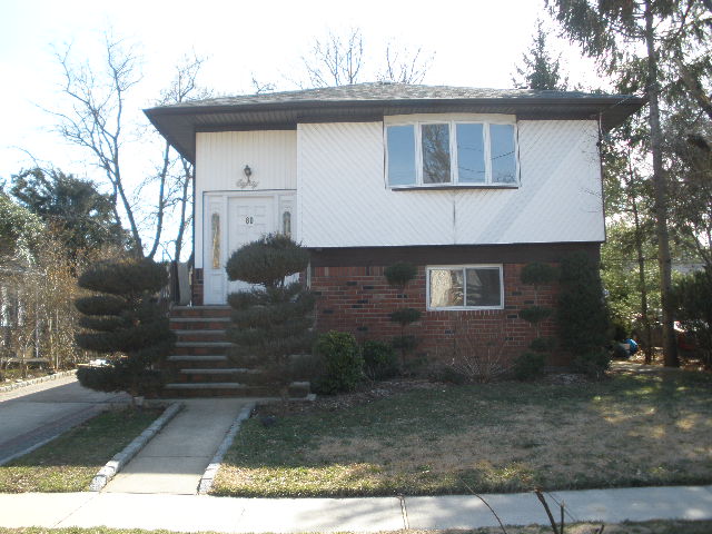 80 Windsor Parkway, Hempstead, NY 11550 
