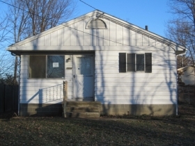 1239 IONA AVE, AKRON, OH 44314 