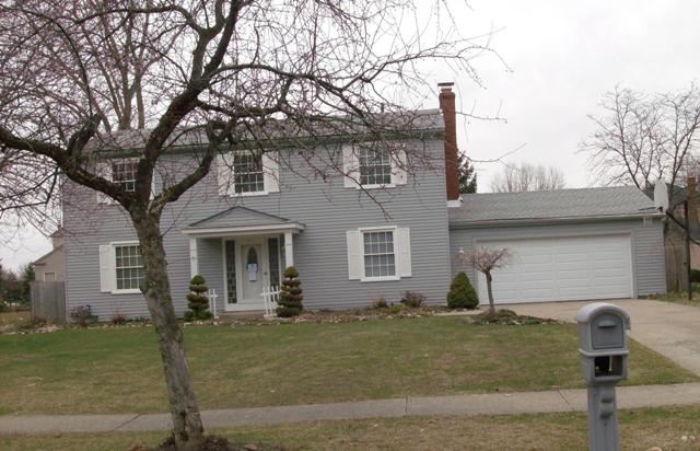 17065 Hunting Meadows Dr, STRONGSVILLE, OH 44136 
