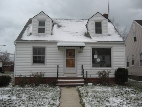 21551 Morris Ave, EUCLID, OH 44123 