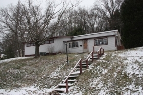 222 LOGAN ST, CROOKSVILLE, OH 43731 