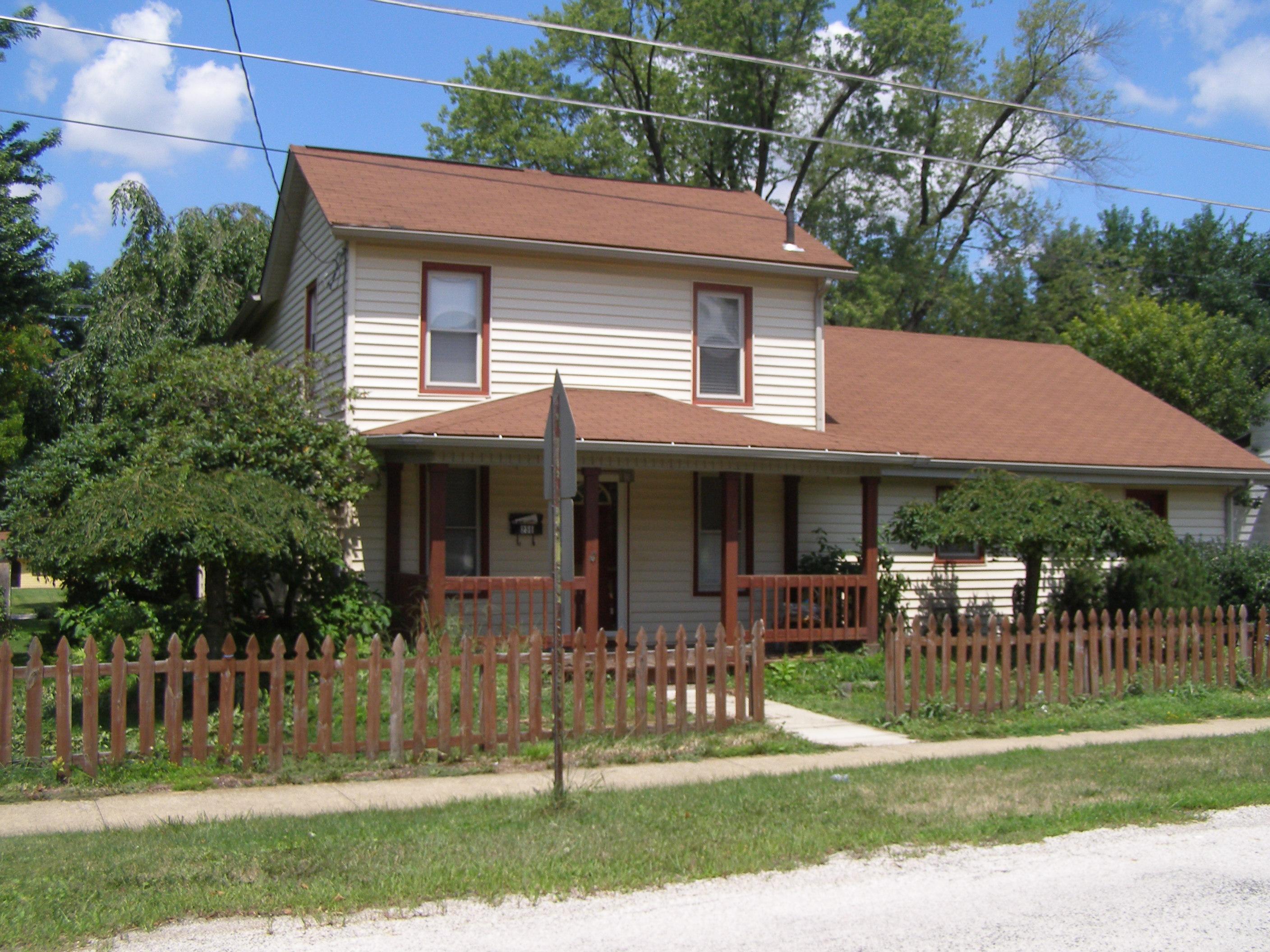 256 High Street, DOYLESTOWN, OH 44230
