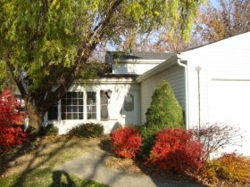 8883 Summerset Ln 1, Olmsted Falls, OH 44138