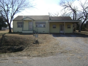 1002 E WALNUT ST, TECUMSEH, OK 74873 