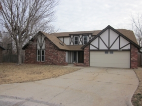 10100 THOMPKINS CIR, OKLAHOMA CITY, OK 73162 