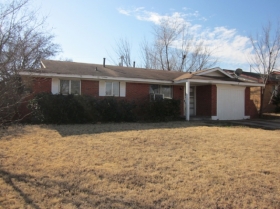 704 SOUTHWEST 3RD ST, MOORE, OK 73160 
