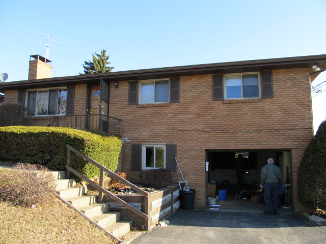 125 Stotler Dr, Delmont, PA 15626 