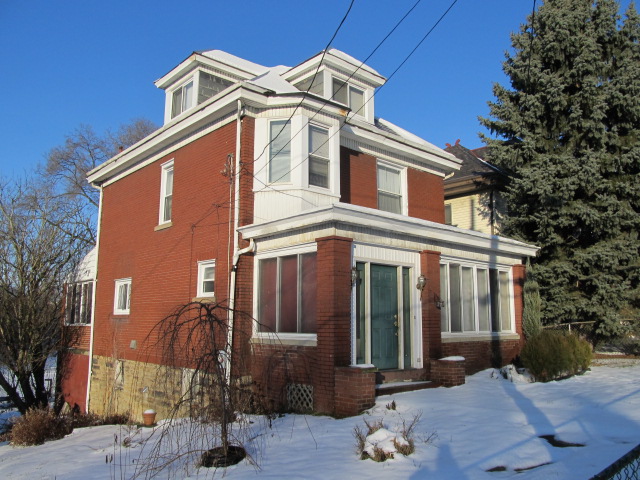 712 Chestnut St, Irwin, PA 15642 