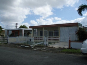 AE8 33 EAST ST, BAYAMON, PR 00956 