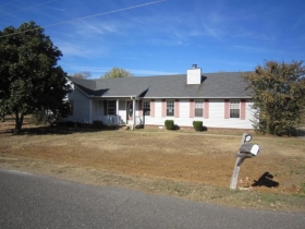 127 PARKER DR, JACKSON, TN 38305 