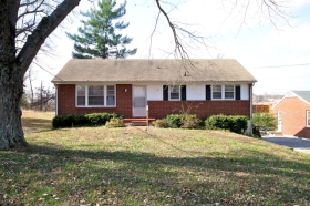 206 CLEARVIEW DR, CLARKSVILLE, TN 37043 