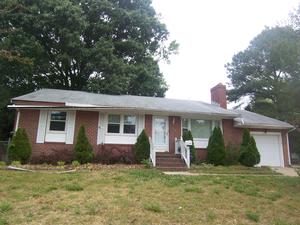100  SYLVIA LN, NEWPORT NEWS, VA 23602 