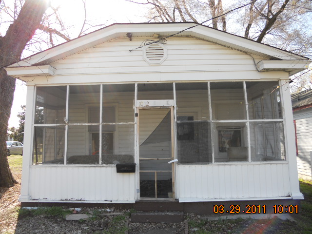 1012 Maplewood Ave, Hopewell, VA 23860 