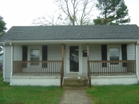 413 Cloverhill Ave, COLONIAL HEIGHTS, VA 23834 