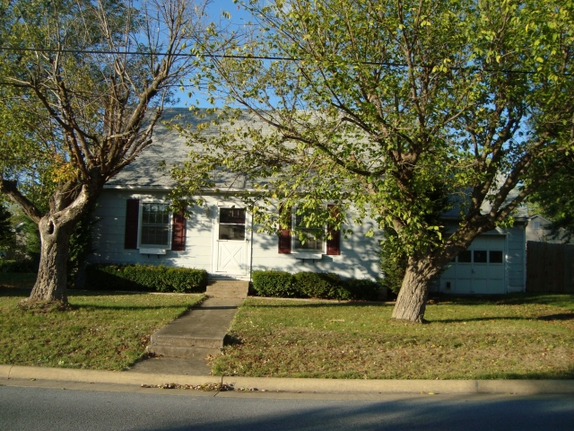 483 East Washington, Strasburg, VA 22657 