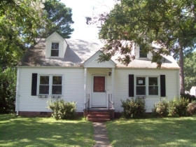 520 Elmhurst Ln.,, Portsmouth, VA 23701 