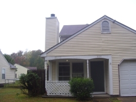 608 Fernwood Farms Rd., Chesapeake, VA 23320 