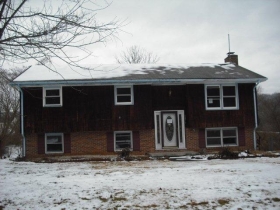 6876 RIVERBEND DR, RADFORD, VA 24141 