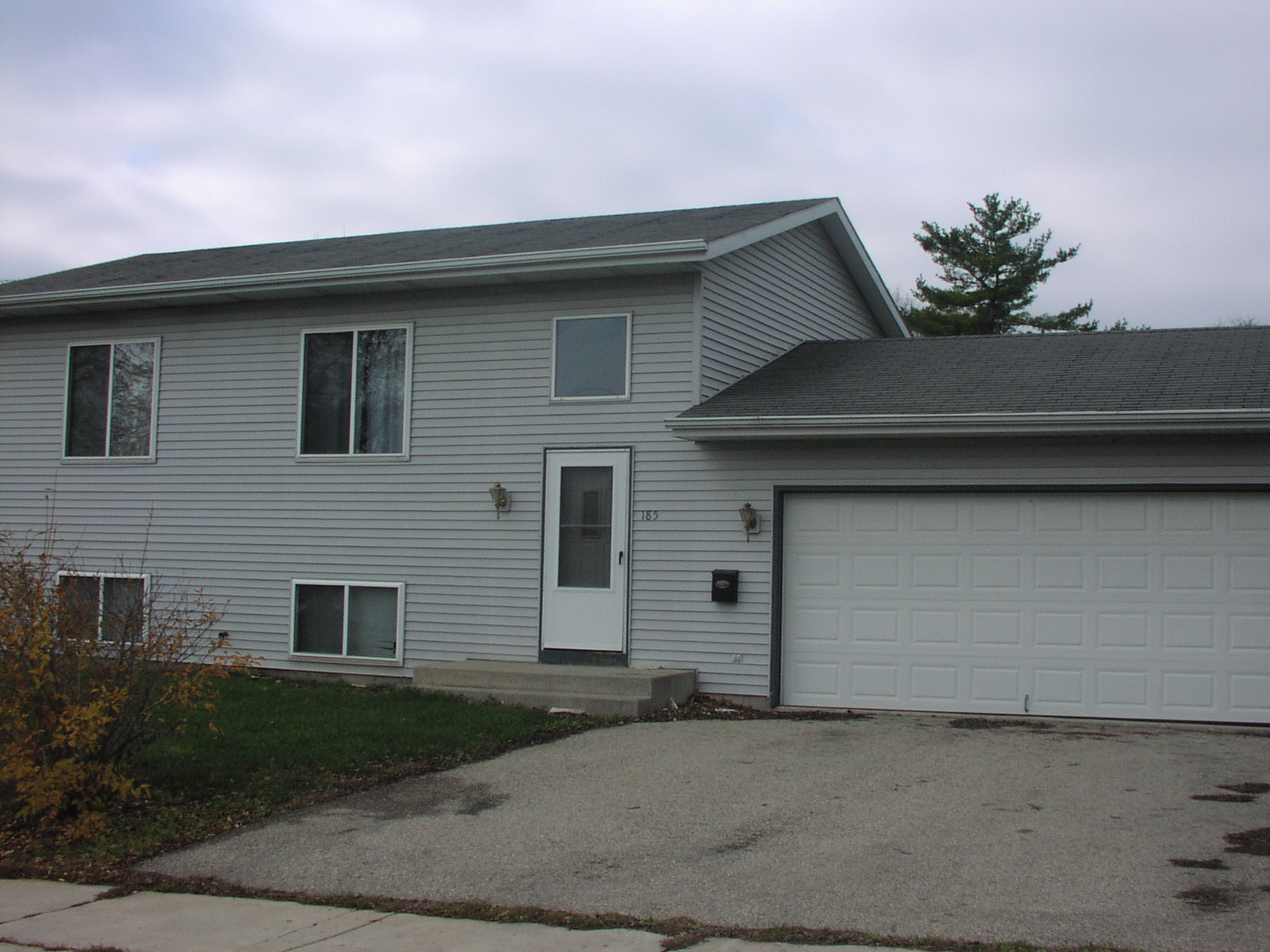 185 South Kendrick Avenue, Burlington, WI 53105 