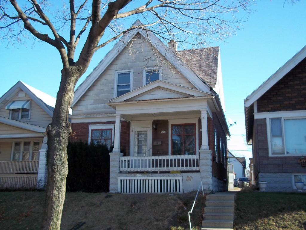 2452 South 34th Street, MILWAUKEE, WI 53215 