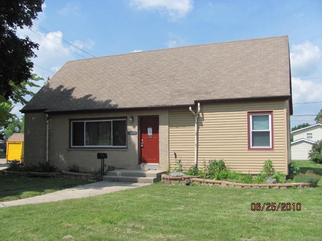 2475 S 76th St, WEST ALLIS, WI 53219 