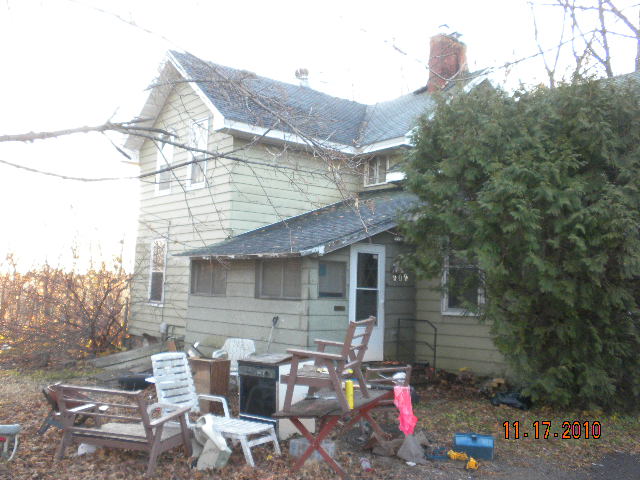 909 Superior Street, CHIPPEWA FALLS, WI 54729 